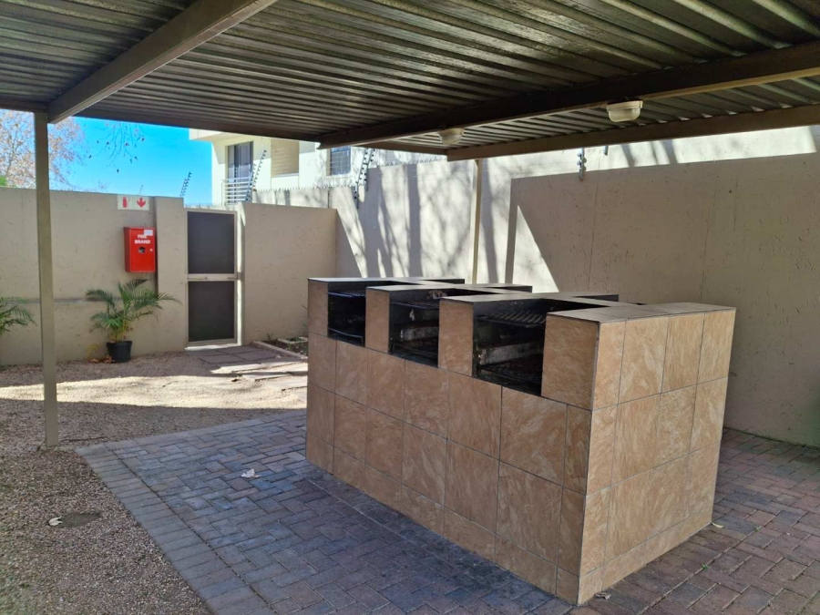 To Let 2 Bedroom Property for Rent in Strathavon Gauteng