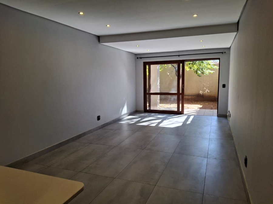 To Let 2 Bedroom Property for Rent in Strathavon Gauteng