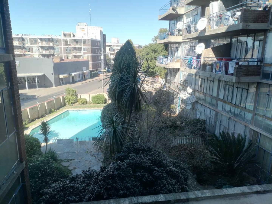 2 Bedroom Property for Sale in Yeoville Gauteng