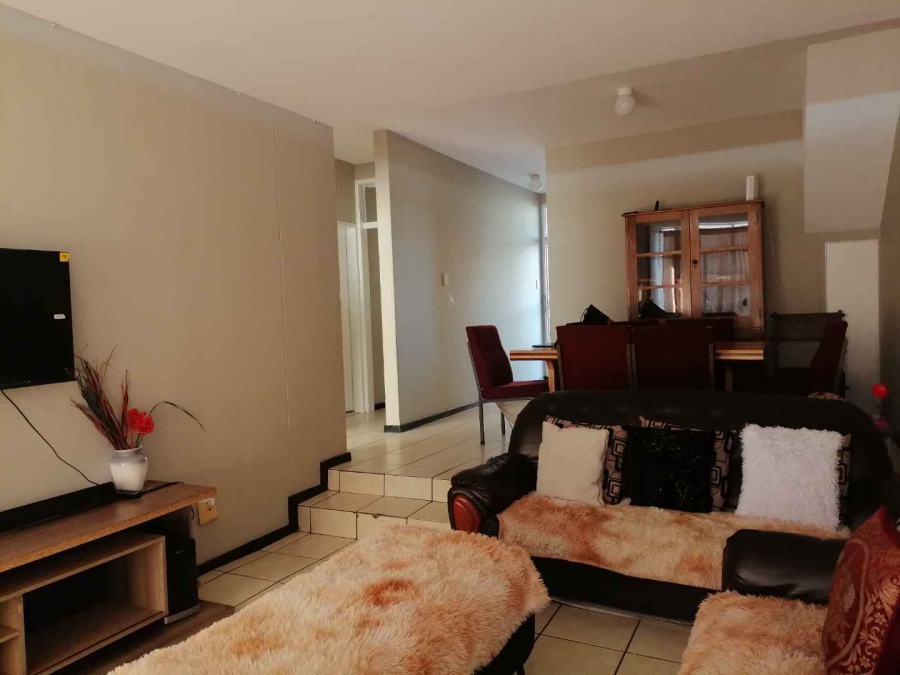 2 Bedroom Property for Sale in Yeoville Gauteng