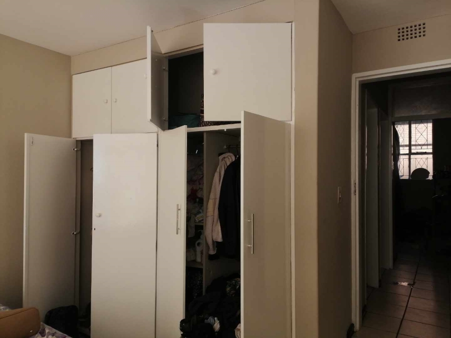 2 Bedroom Property for Sale in Yeoville Gauteng