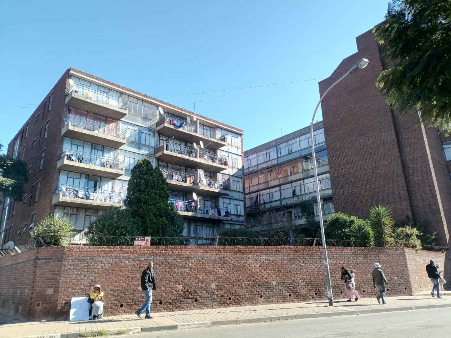 2 Bedroom Property for Sale in Yeoville Gauteng