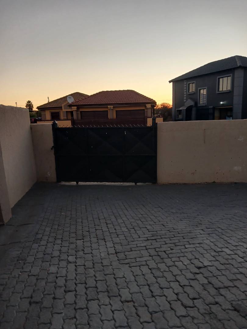 3 Bedroom Property for Sale in Nkwe Estate Gauteng