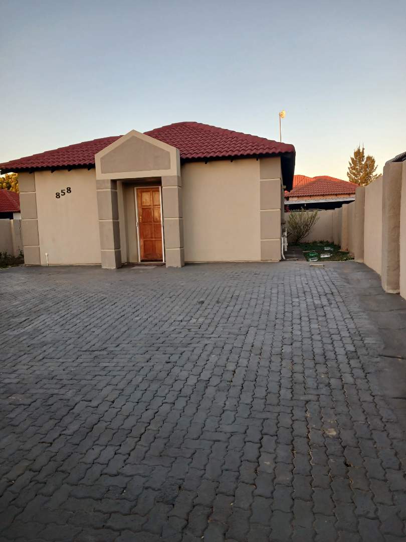 3 Bedroom Property for Sale in Nkwe Estate Gauteng