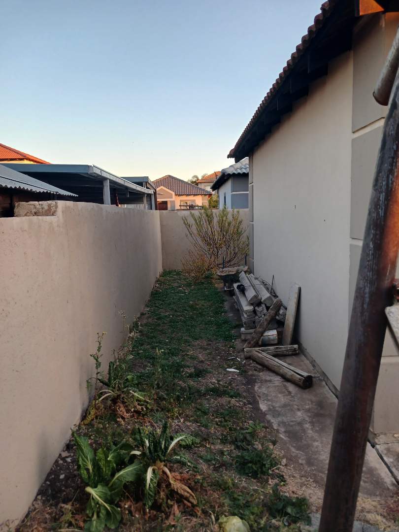 3 Bedroom Property for Sale in Nkwe Estate Gauteng