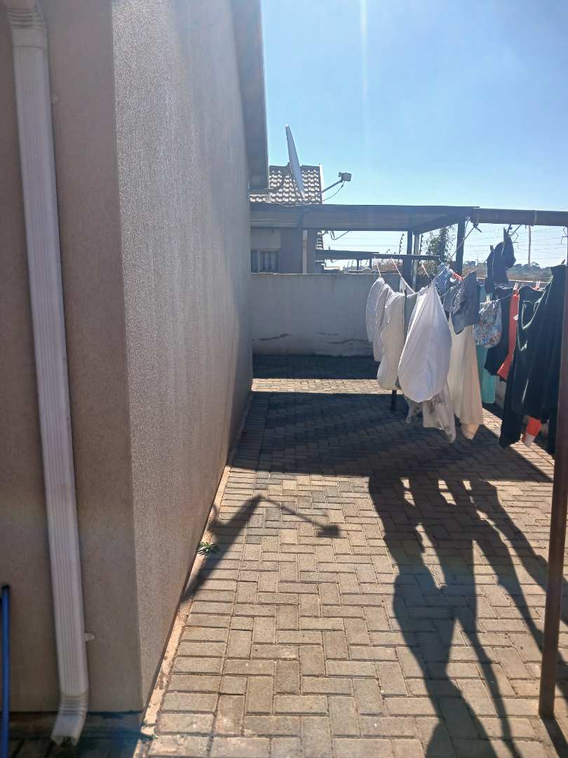 To Let 3 Bedroom Property for Rent in Rosslyn Gauteng