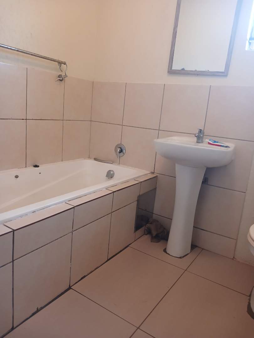 To Let 3 Bedroom Property for Rent in Rosslyn Gauteng
