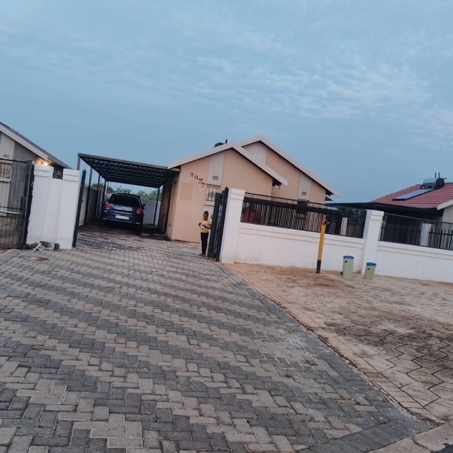 To Let 3 Bedroom Property for Rent in Rosslyn Gauteng