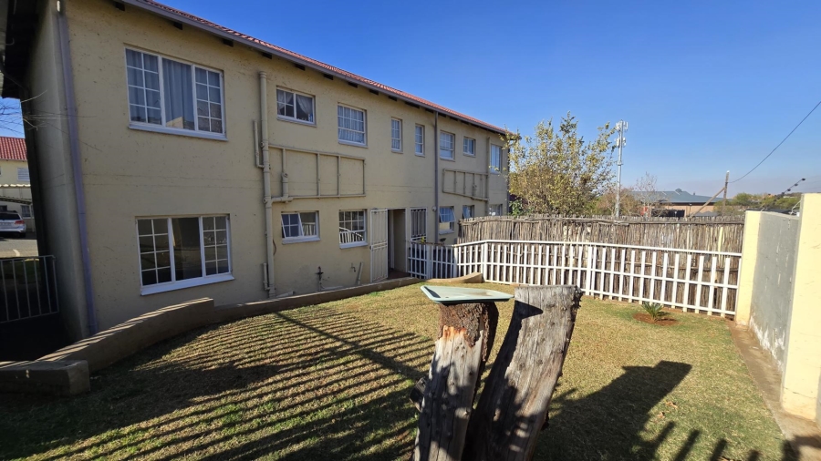 To Let 2 Bedroom Property for Rent in Meyersdal Gauteng