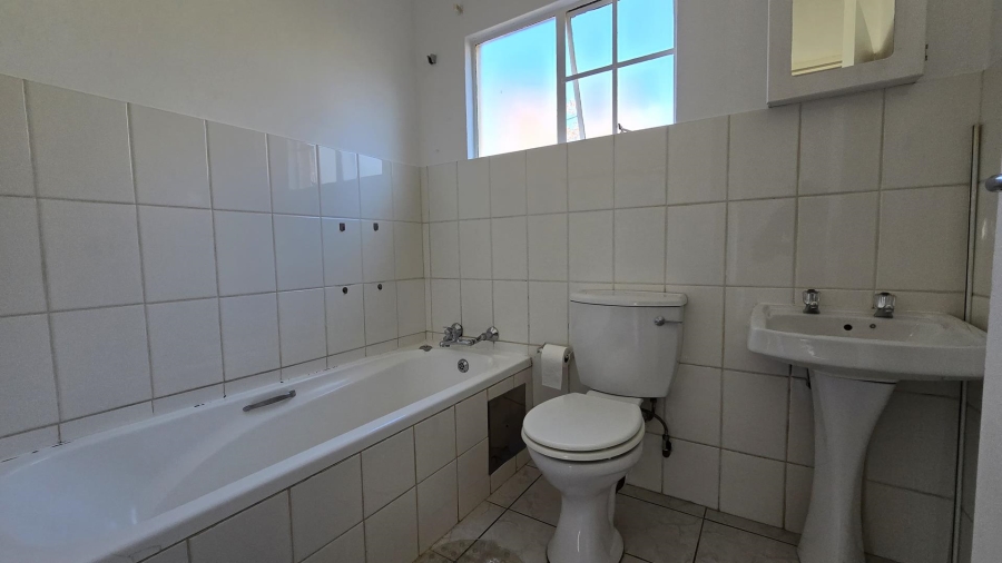 To Let 2 Bedroom Property for Rent in Meyersdal Gauteng