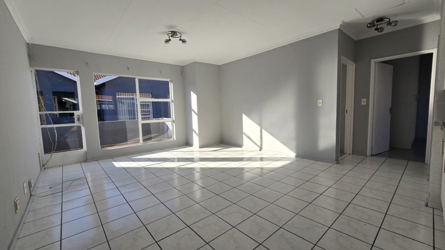 To Let 2 Bedroom Property for Rent in New Redruth Gauteng