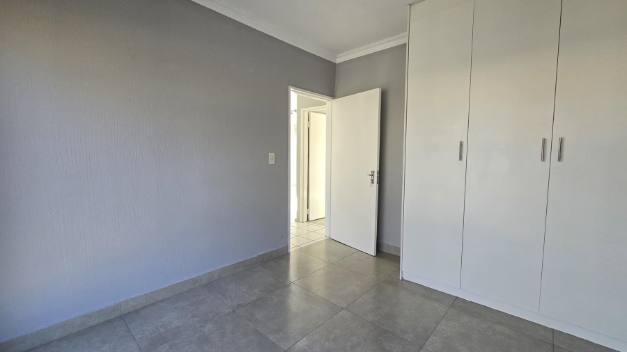 To Let 2 Bedroom Property for Rent in New Redruth Gauteng