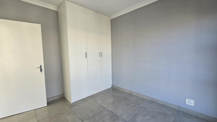 To Let 2 Bedroom Property for Rent in New Redruth Gauteng