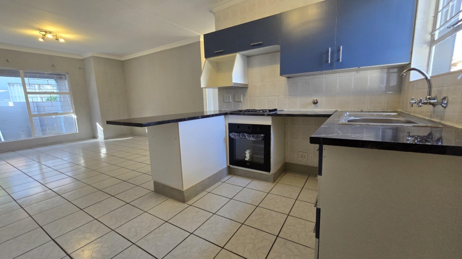 To Let 2 Bedroom Property for Rent in New Redruth Gauteng