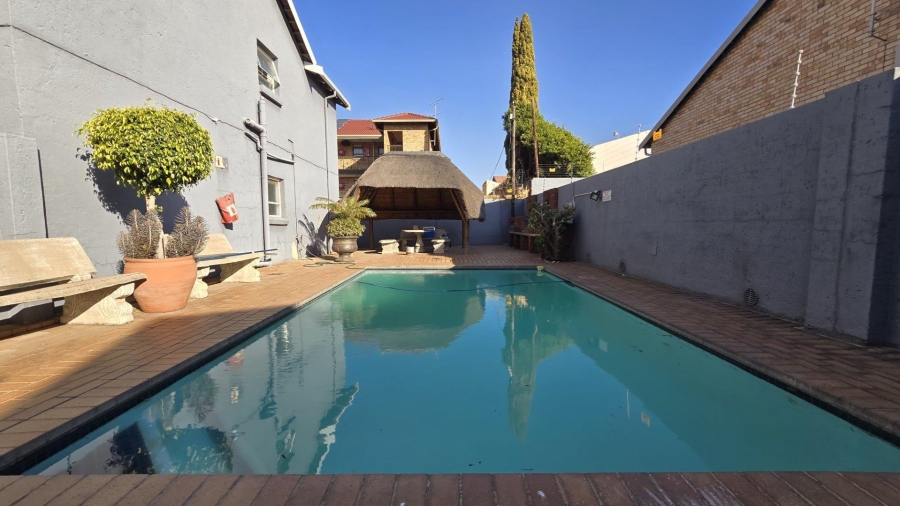 To Let 2 Bedroom Property for Rent in New Redruth Gauteng