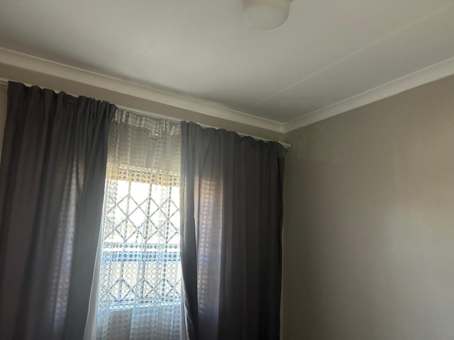 3 Bedroom Property for Sale in Clayville Gauteng