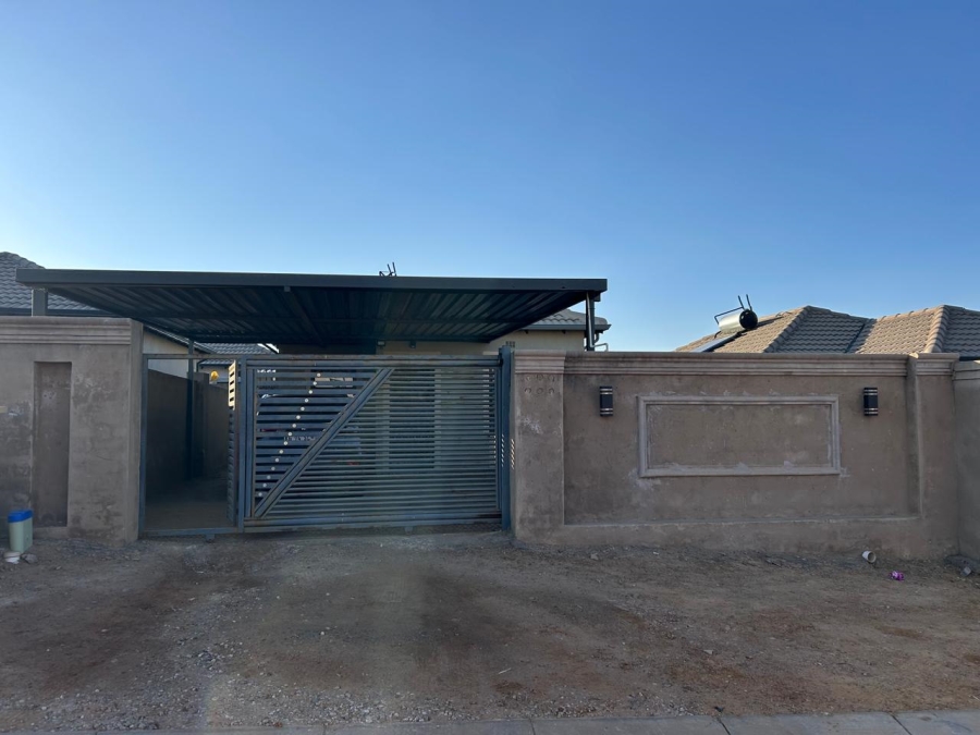 3 Bedroom Property for Sale in Clayville Gauteng