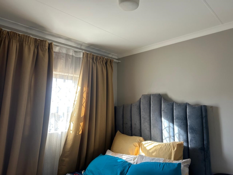 3 Bedroom Property for Sale in Clayville Gauteng