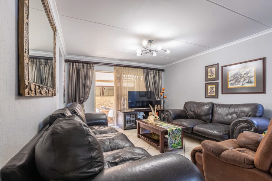 To Let 3 Bedroom Property for Rent in Wilgeheuwel Gauteng