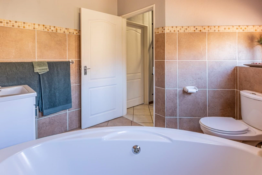To Let 3 Bedroom Property for Rent in Wilgeheuwel Gauteng