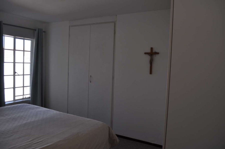 3 Bedroom Property for Sale in Faerie Glen Gauteng
