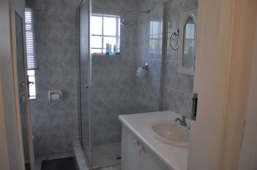 3 Bedroom Property for Sale in Faerie Glen Gauteng