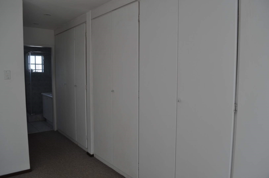3 Bedroom Property for Sale in Faerie Glen Gauteng