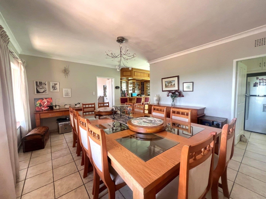 5 Bedroom Property for Sale in Alberante Gauteng