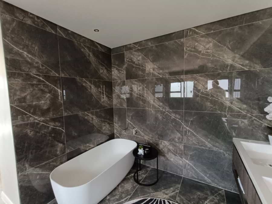 4 Bedroom Property for Sale in Midstream Heights Gauteng