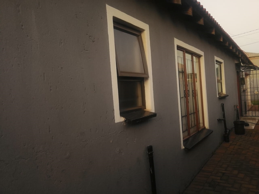 3 Bedroom Property for Sale in Protea Glen Gauteng