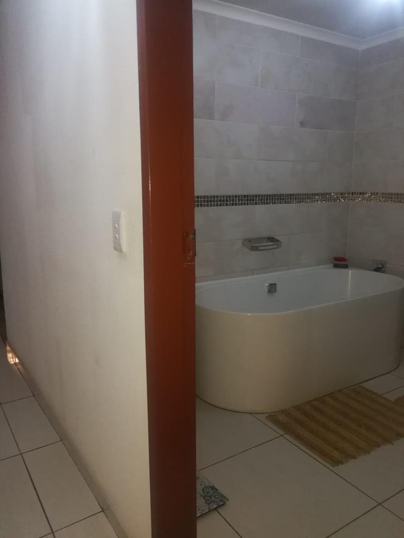 3 Bedroom Property for Sale in Protea Glen Gauteng