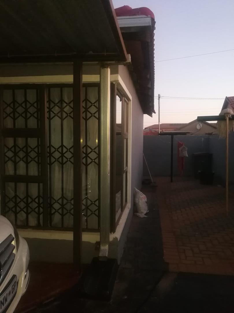 3 Bedroom Property for Sale in Protea Glen Gauteng