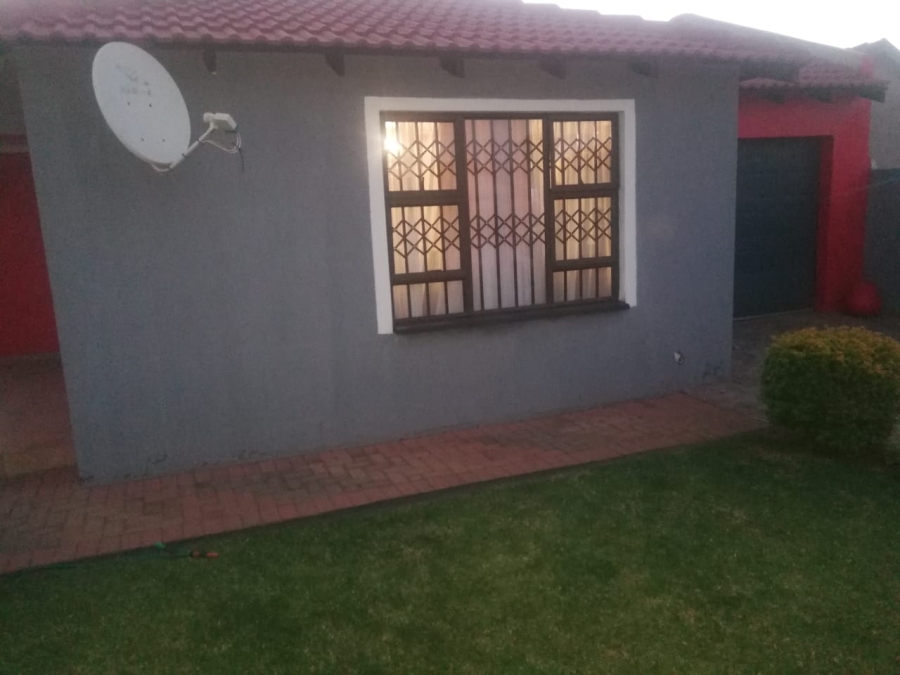 3 Bedroom Property for Sale in Protea Glen Gauteng