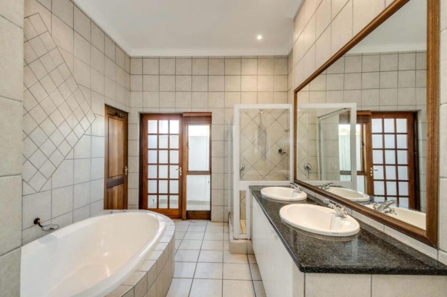 To Let 4 Bedroom Property for Rent in Dainfern Gauteng