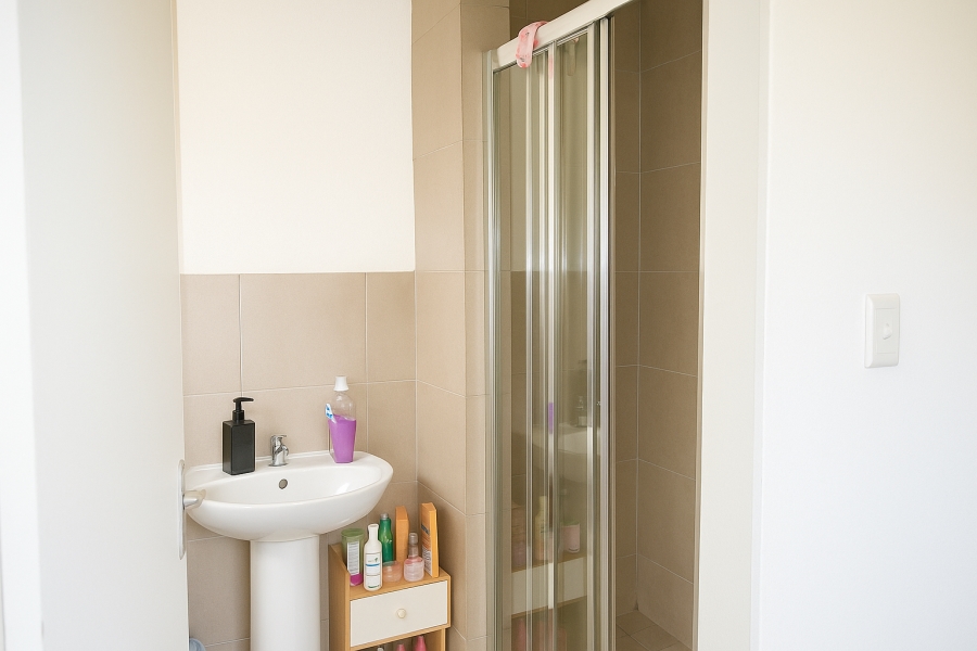 2 Bedroom Property for Sale in Albertsdal Gauteng