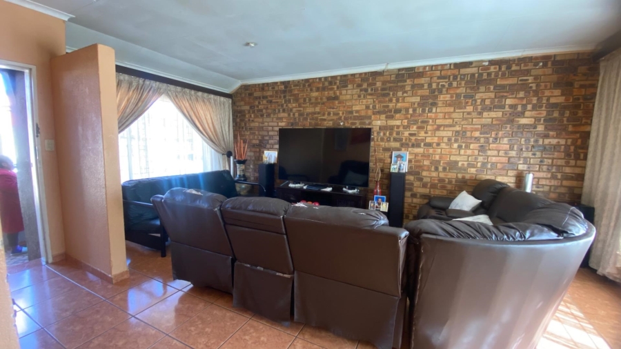 3 Bedroom Property for Sale in Crystal Park Gauteng