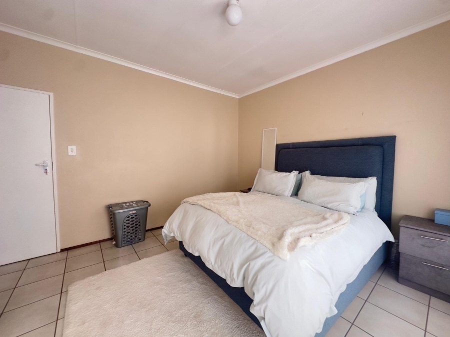 To Let 3 Bedroom Property for Rent in Garsfontein Gauteng