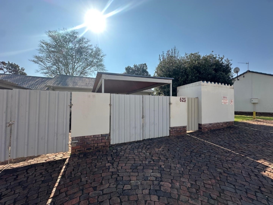 To Let 3 Bedroom Property for Rent in Garsfontein Gauteng