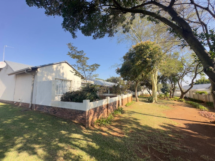 To Let 3 Bedroom Property for Rent in Garsfontein Gauteng
