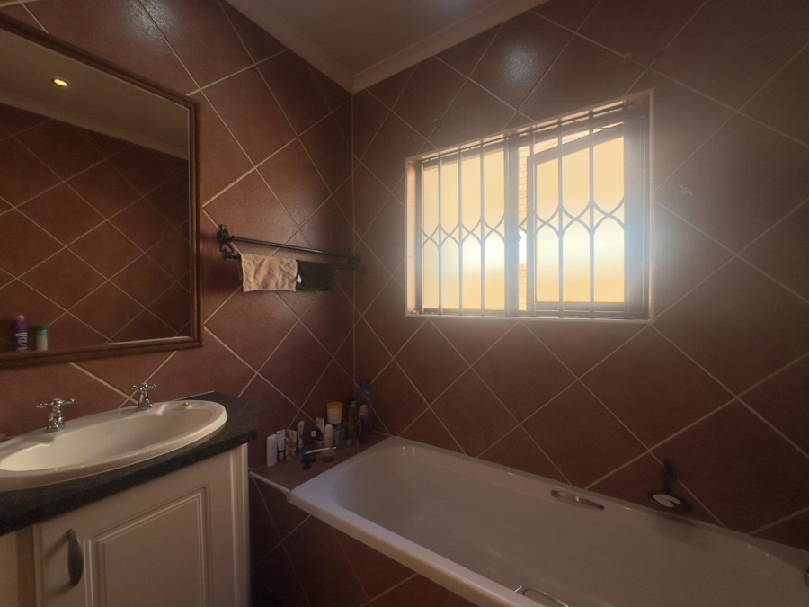 2 Bedroom Property for Sale in Mooikloof Ridge Gauteng