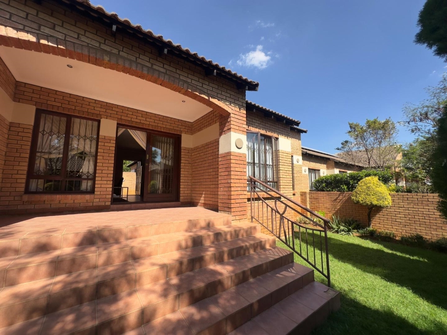 2 Bedroom Property for Sale in Mooikloof Ridge Gauteng