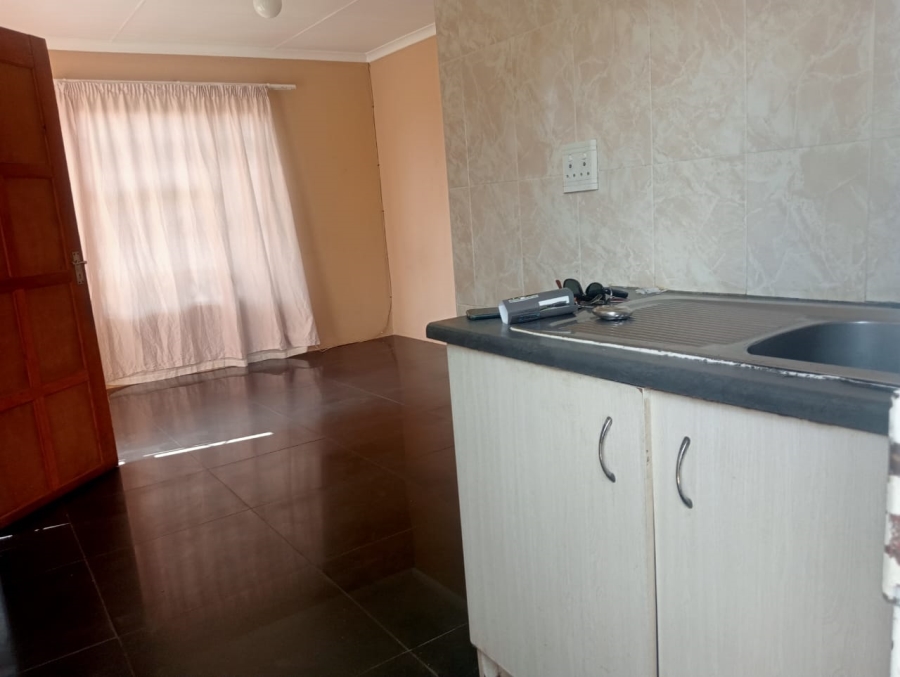 2 Bedroom Property for Sale in Fleurhof Gauteng