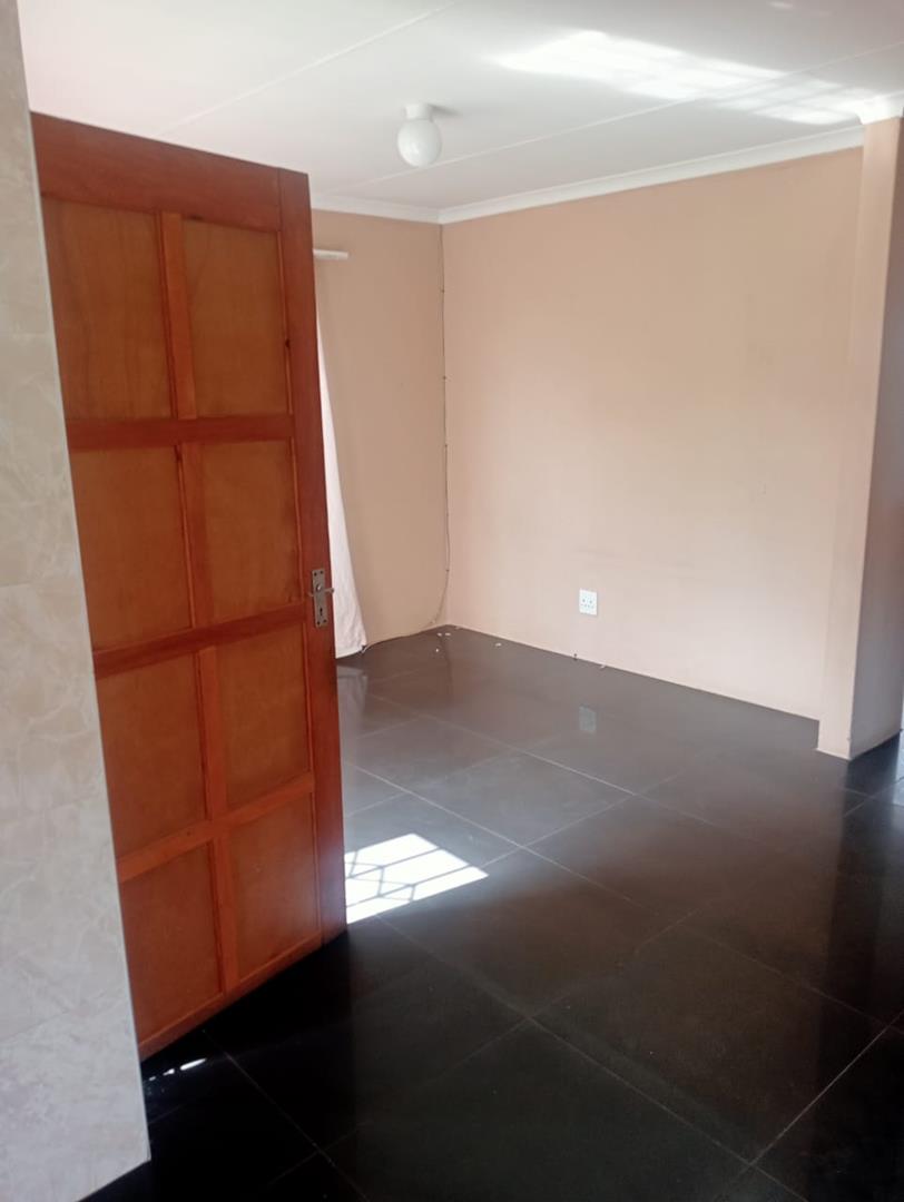 2 Bedroom Property for Sale in Fleurhof Gauteng