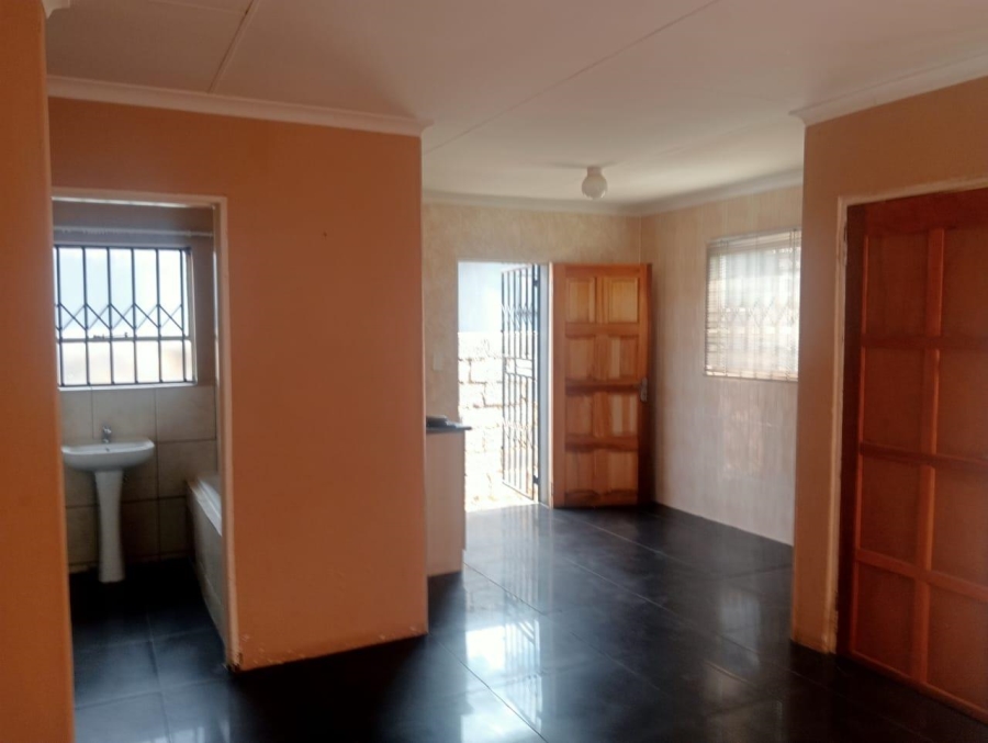 2 Bedroom Property for Sale in Fleurhof Gauteng