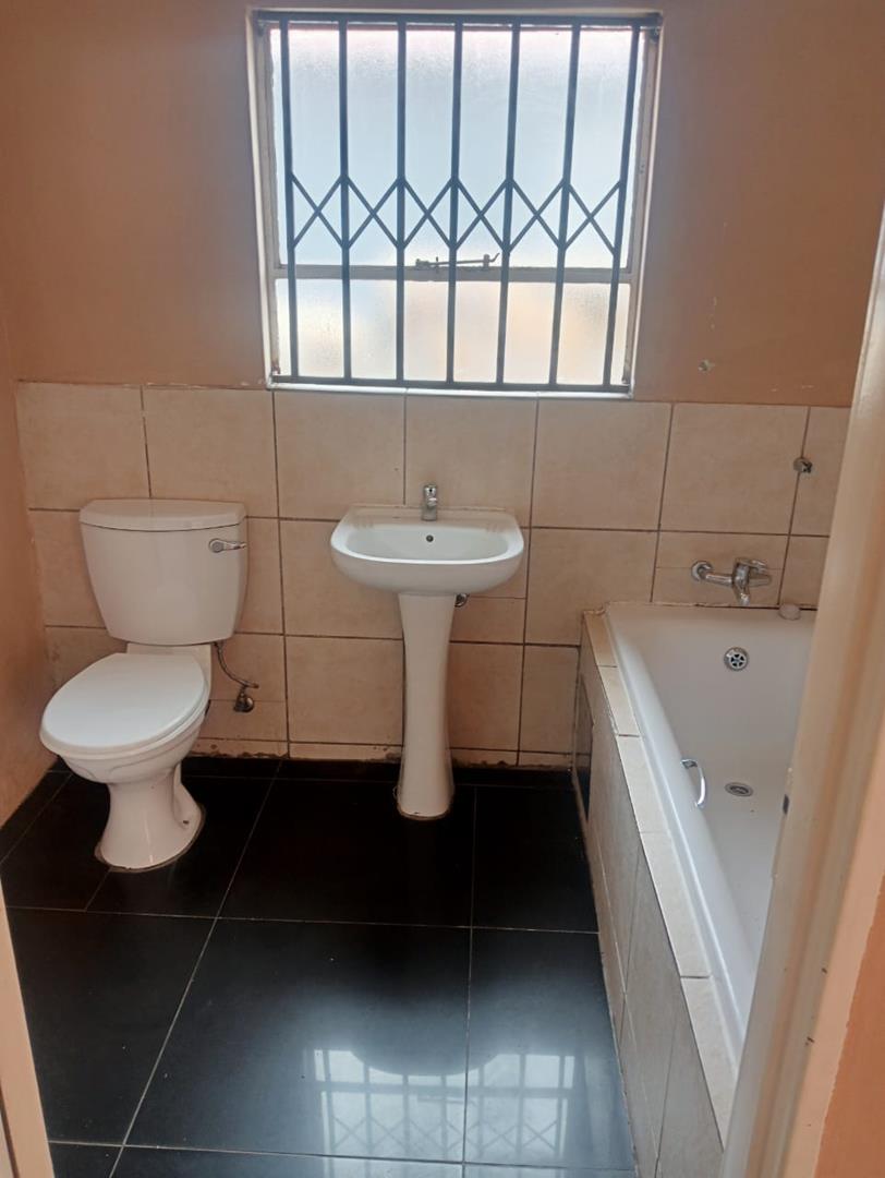 2 Bedroom Property for Sale in Fleurhof Gauteng
