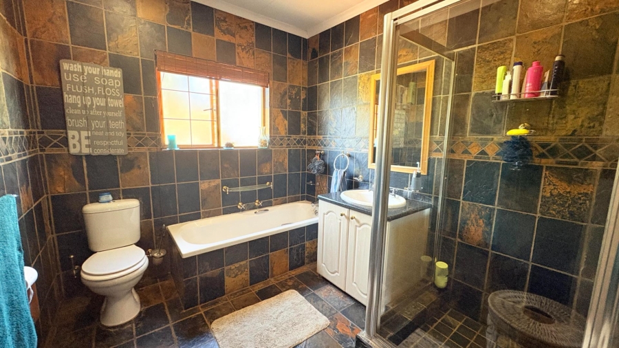 3 Bedroom Property for Sale in Eldoraigne Gauteng