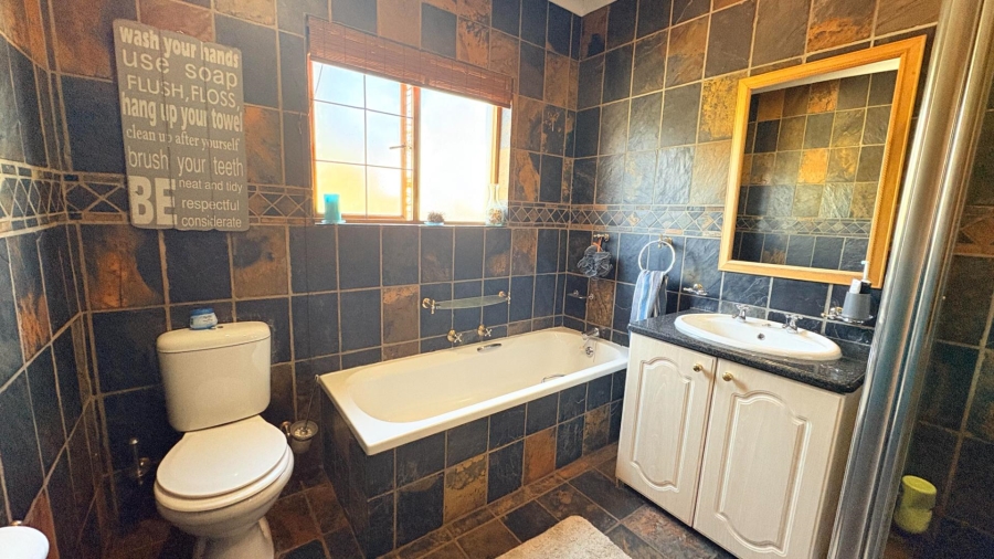 3 Bedroom Property for Sale in Eldoraigne Gauteng
