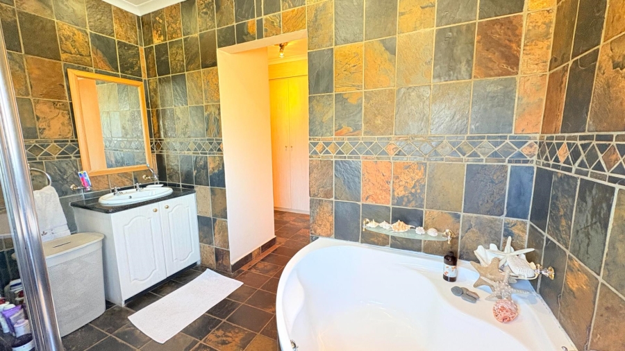 3 Bedroom Property for Sale in Eldoraigne Gauteng