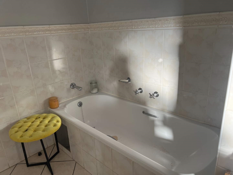 2 Bedroom Property for Sale in Bryanston Gauteng