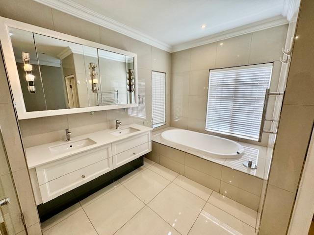 To Let 3 Bedroom Property for Rent in Hurlingham Gauteng